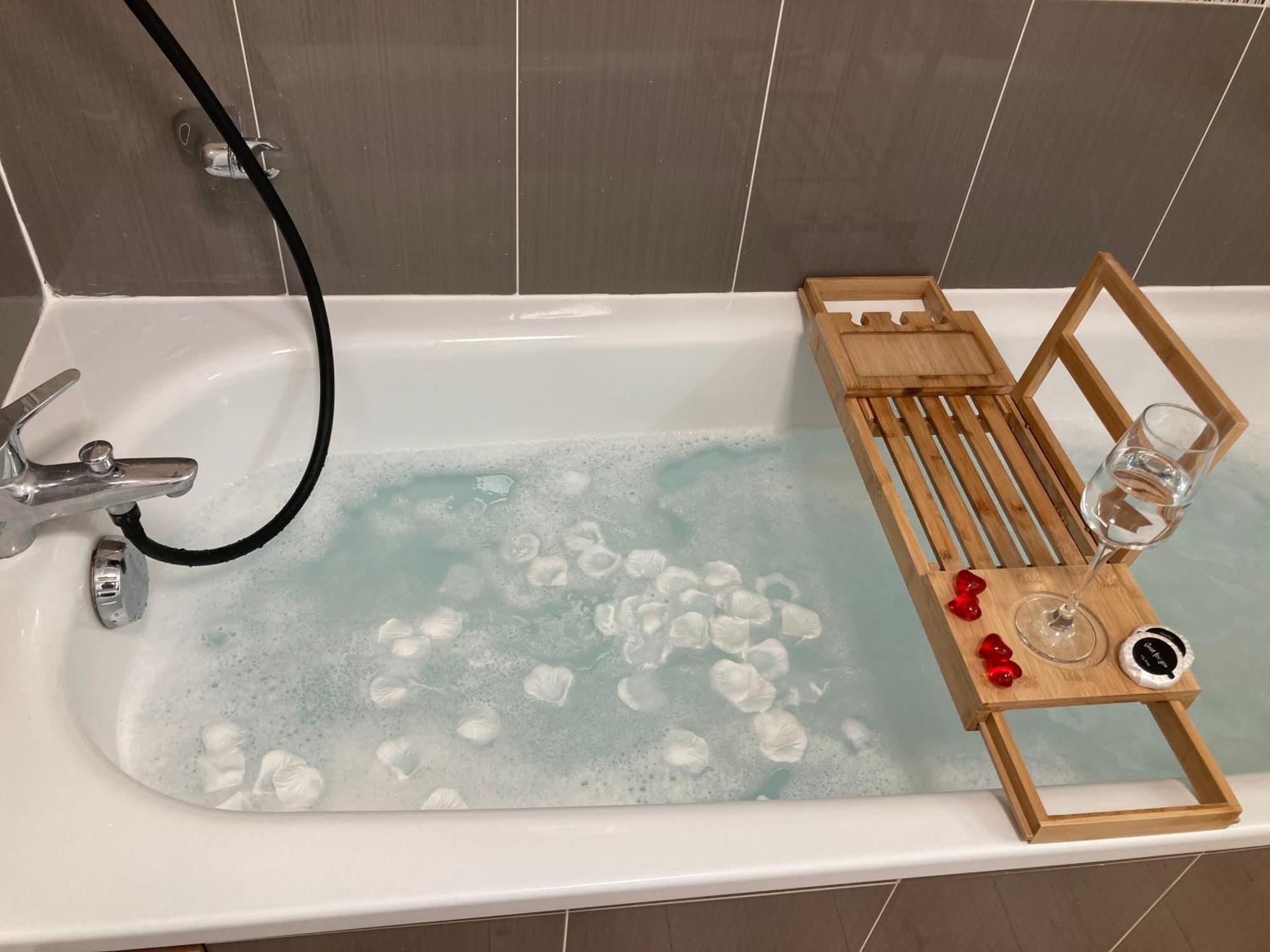 Comfort And Tranquility Near Lyon And Groupama Stadium, 4 Personnes Meyzieu Εξωτερικό φωτογραφία